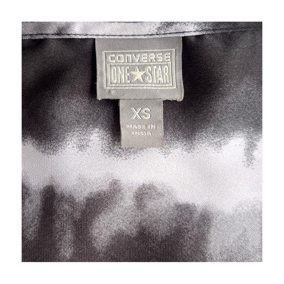 Converse One Star Woman’s Black and White Tie Die Split Sleeve Blouse - Picture 4 of 6